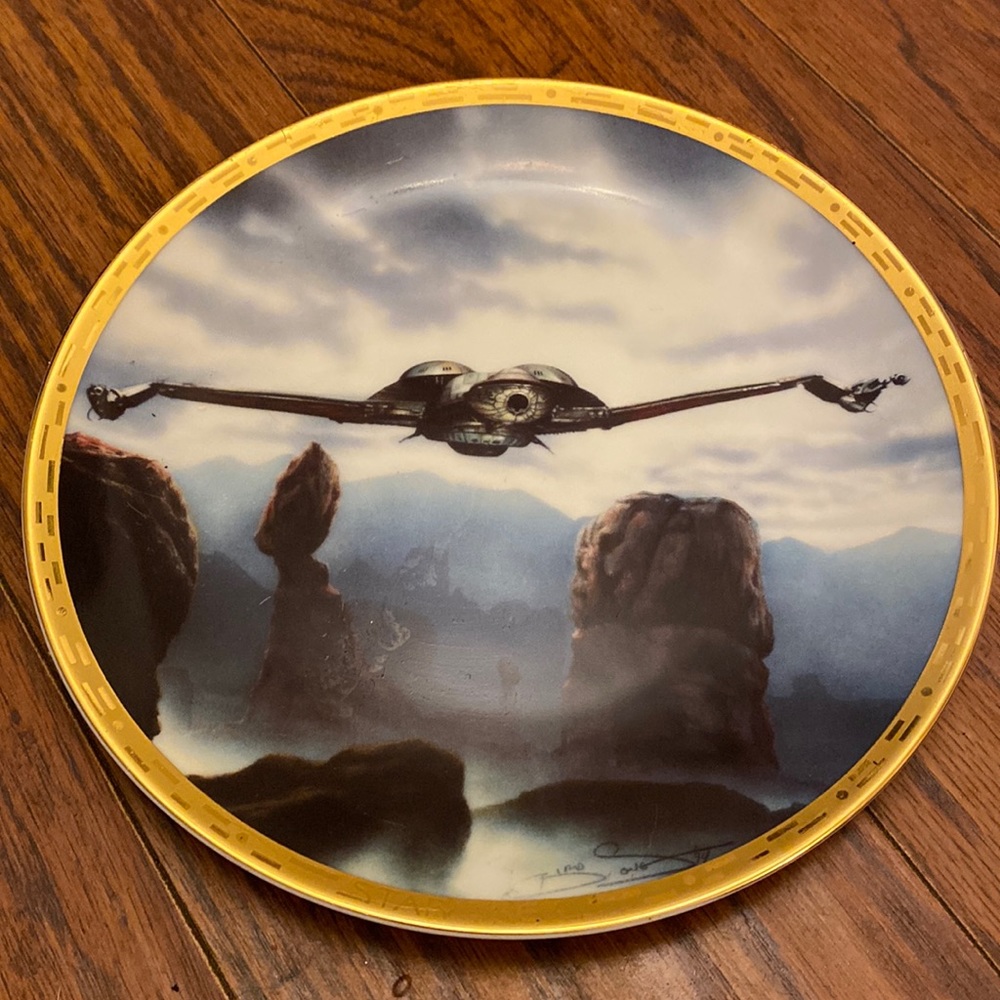 Star Trek Next Generation Klingon Bird of Prey Decorative Plate
